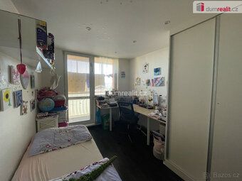 +popl. 4000, poplatky 4000,-Kč, elektřina 1200,-Kč, plyn 200