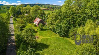 Ev.č. 06923 Téměř 3 000 m² soukromí na úpatí Jizerských hor.