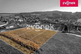 Nabízíme k prodeji pozemek se stavbou chaty k demolici v lok