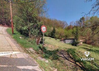 Nabízíme k prodeji pozemek se stavbou chaty k demolici v lok