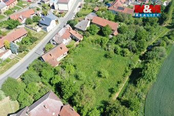 Nabízíme k prodeji slunný pozemek k bydlení o výměře 1 545 m