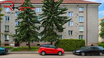 Hledáte klidné bydlení jen pro sebe, kde zaparkujete přímo p