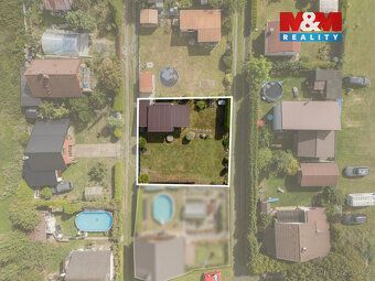 Nabízíme k prodeji zahradu o výměře 300 m² s útulnou dřevěno