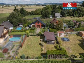Nabízíme k prodeji zahradu o výměře 300 m² s útulnou dřevěno