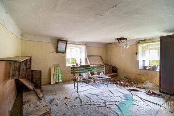 Nabízíme k prodeji venkovské stavení s hospodářskými objekty