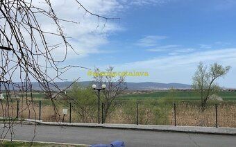 oz34158106 Cena - 65 500 Euro
Prodej zařízeného bytu 3+kk s 