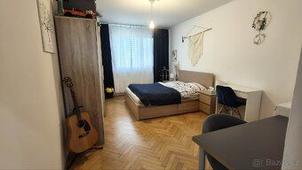 O bytě Nabízíme k dlouhodobému pronájmu krásný, kompletně zr