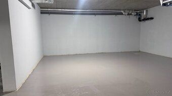 Bezbariérový světlý byt. Starý Dvůr, 5 min od areálu koupali
