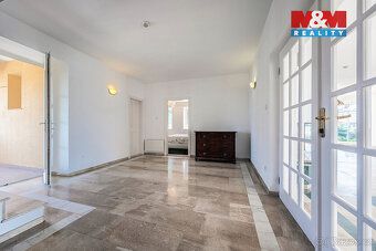 Pronájem honosné vily v Říčanech v prestižní lokalitě na Moz