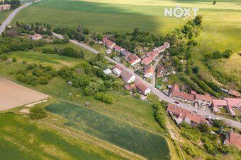 Nabízíme chalupu s pozemkem o celkové výměře 1 809 m². Přibl