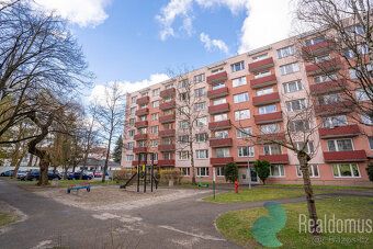 REALDOMUS Vám zprostředkuje pronájem bytu o dispozici 2+1 s 