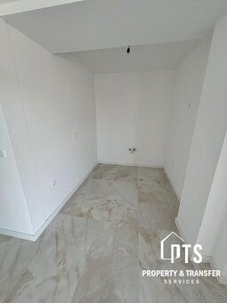 Penthouse s nádherným výhledem na moře, ihned k nastěhování,