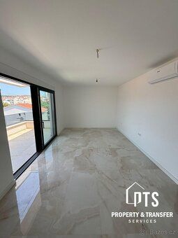 Penthouse s nádherným výhledem na moře, ihned k nastěhování,