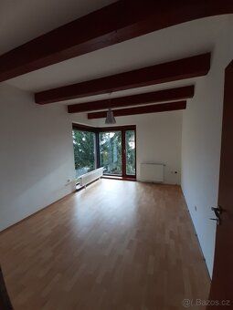 Nabízím dlouhodobý pronájem rodinného domu 3+kk v klidné lok