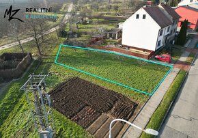Jedná se o ½ podíl na zahradě (plocha na prodej cca 191 m²).