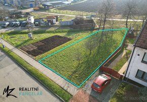 Jedná se o ½ podíl na zahradě (plocha na prodej cca 191 m²).