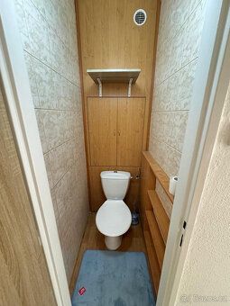 Pronajmu byt 2+1, 52 m2 na přízemí v Sadové ul. 10 v Aši. By