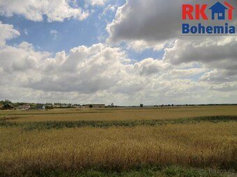 Stavební pozemek 667 m and sup2; v obci Sýčina klidné bydlen