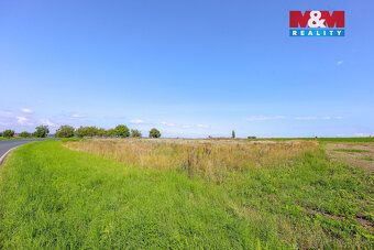 Nabízíme k prodeji pozemek o rozloze 1343 m² na okraji obce 