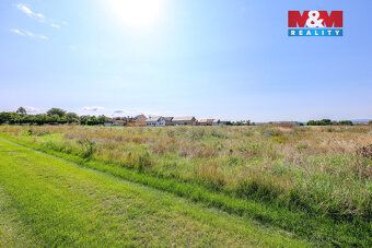 Nabízíme k prodeji pozemek o rozloze 1343 m² na okraji obce 
