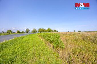 Nabízíme k prodeji pozemek o rozloze 1343 m² na okraji obce 