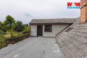 Nabízíme k prodeji samostatně stojící rodinný dům v klidné č