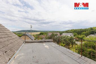 Nabízíme k prodeji samostatně stojící rodinný dům v klidné č