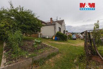 Nabízíme k prodeji samostatně stojící rodinný dům v klidné č