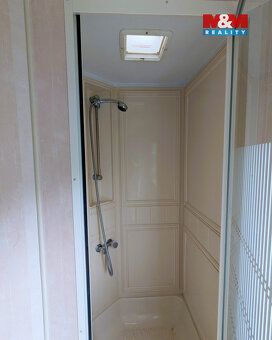 Nabízíme k prodeji mobilní dům se zahradou o rozloze 324 m² 
