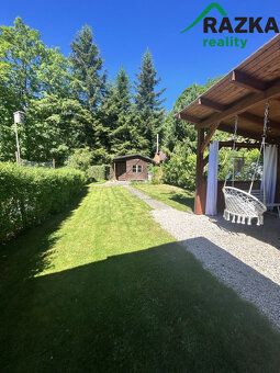 Prodej zahrady 470 m² s podsklepenou chatou, pergolou a zahr