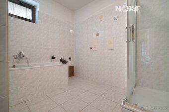Nabízím k prodeji prostorný rodinný dům o dispozici 5+1, kte