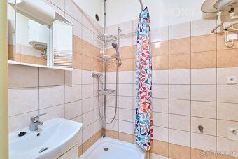 Prostorný byt 2+1 (52 m²) v klidné části města – připraven k