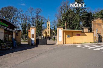 Nabízím k prodeji výjimečnou zděnou hrobku s kaplí na hřbito