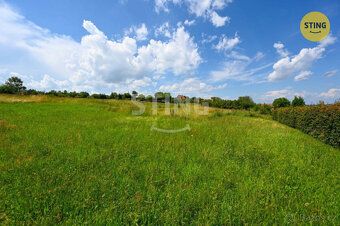 Nabízíme k prodeji dvě stavební parcely v obci Šubířov. Prům