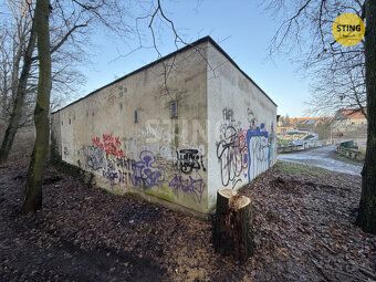 Nabízíme k prodeji garáž s nadstandartními rozměry, která po