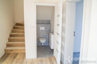 Nabízíme k prodeji moderní novostavbu rodinného domu o dispo