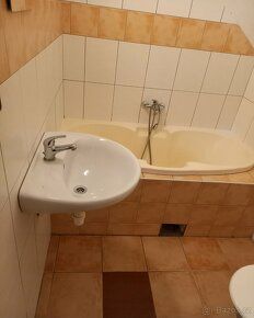 Chrudim centrum-prodám dům se 3 byty /každý 111m2 za 7,992 m
