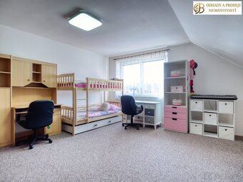 Nabízíme k prodeji jedinečnou dvougenerační venkovskou usedl