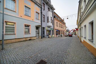 Nabízíme Vám k dlouhodobému pronájmu mezonetový podkrovní by