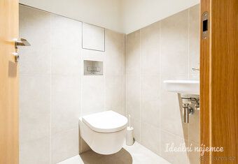 Nabízíme k dlouhodobému podnájmu světlý byt 2+kk o výměře 52