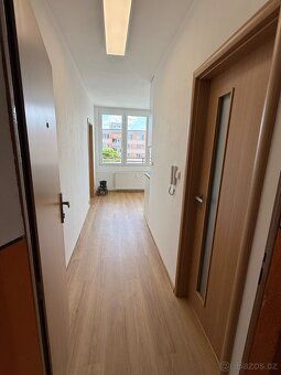 Nadstandardní, kompletně nový luxusní byt (36 m²) s balkonem