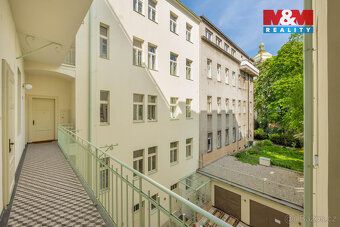 Nabízíme k prodeji byt 2+1 o velikosti 65 m² v atraktivní lo