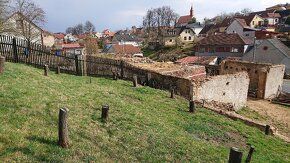 Prodám stavební pozemek se zahradou 5 km od Třebíče v obci K