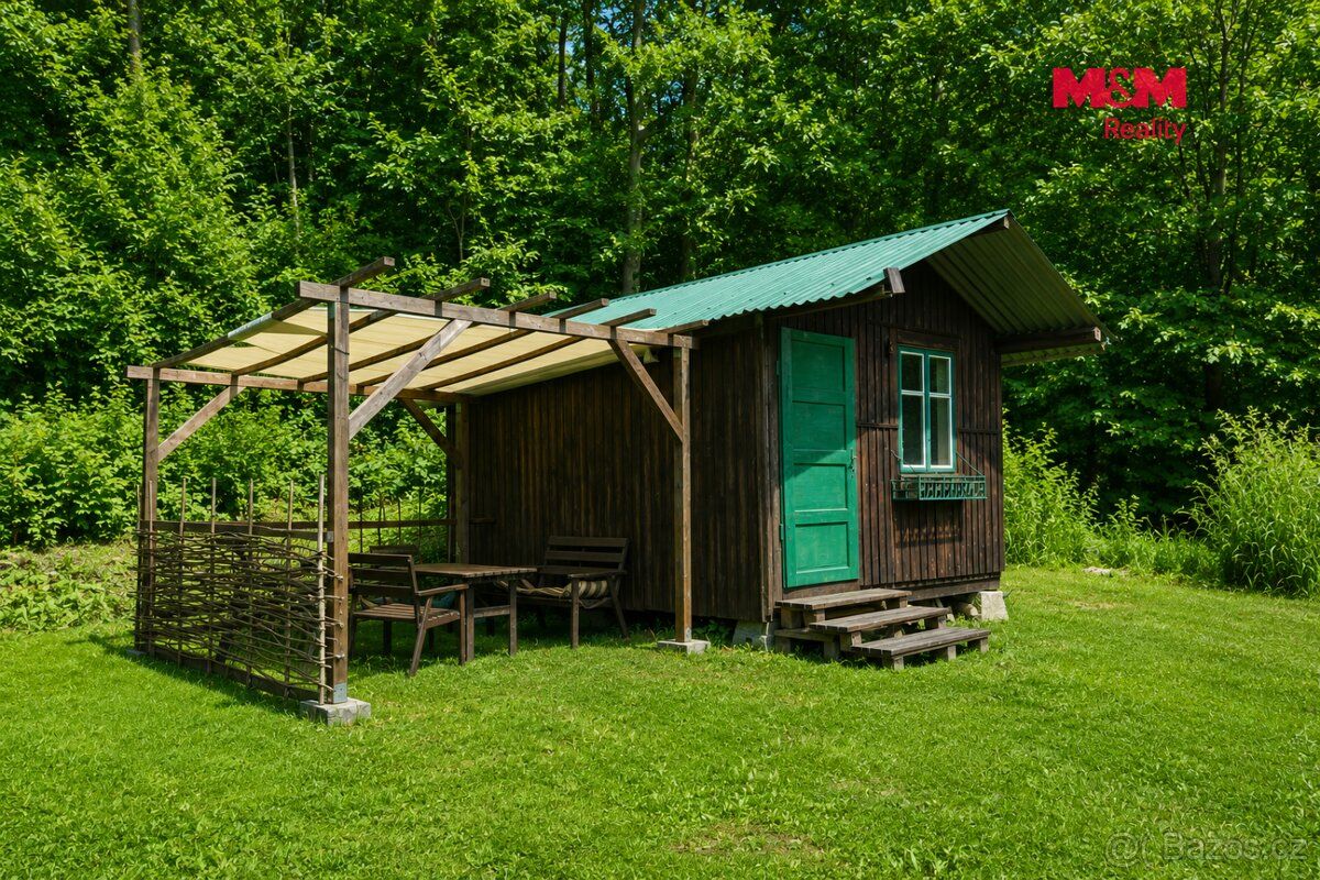 Nabízíme k prodeji soubor dvou pozemků vedených v katastru j
