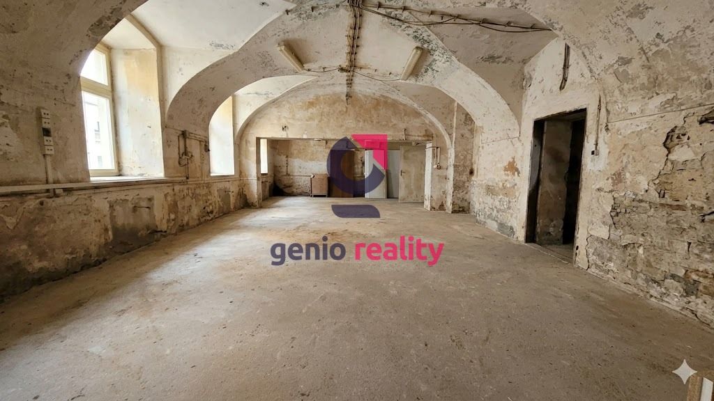 Pronájem bezpečného skladu 70 m² s garancí stability, Terezí