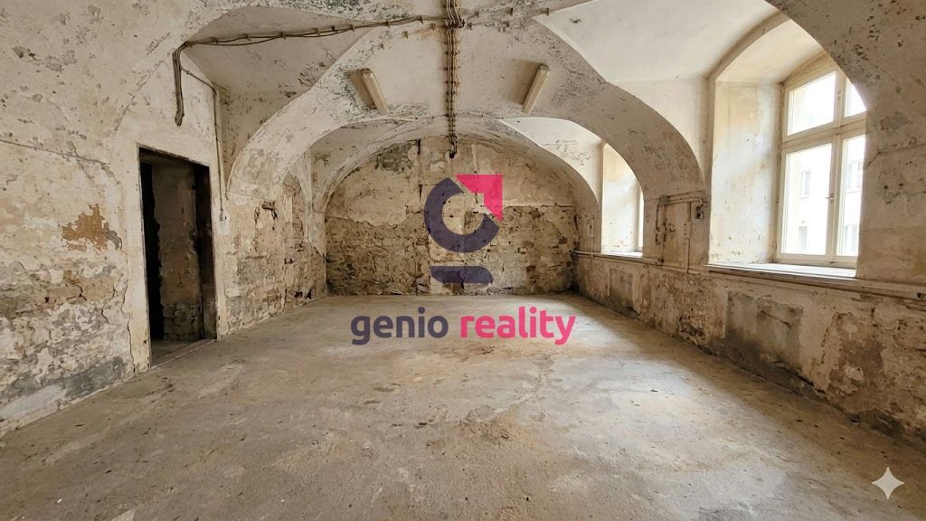 Pronájem bezpečného skladu 70 m² s garancí stability, Terezí