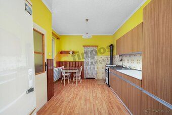 Nabízíme k prodeji rodinný dům o dispozici 4+1 a užitné ploš