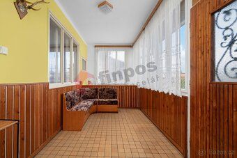 Nabízíme k prodeji rodinný dům o dispozici 4+1 a užitné ploš