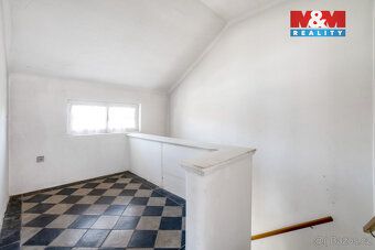 Některé domy mají příběh. A některé čekají na nového majitel