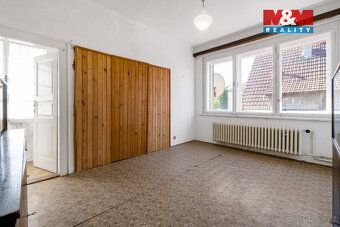 Některé domy mají příběh. A některé čekají na nového majitel